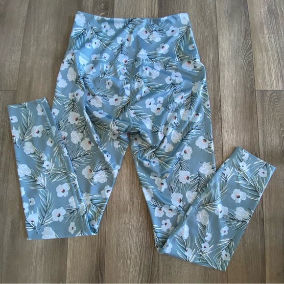 Beyond Yoga Floral Lux Print High Waisted Leggings Floral Print Midi Active - Picture 3 of 7